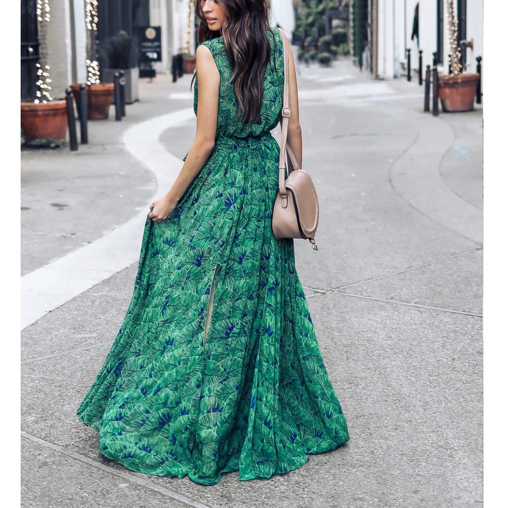LAST 1!!✨HP✨Emerald green floor length maxi - Picture 3 of 8